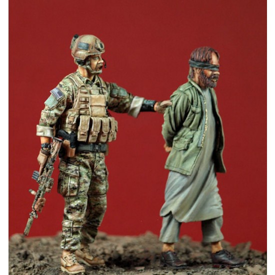 1/35 Special Forces with Captured Taliban (2 Figures)