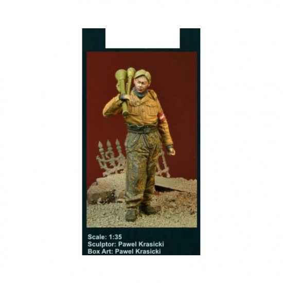 1/35 German Hitlerjugend Boy with Panzerfausts 1945