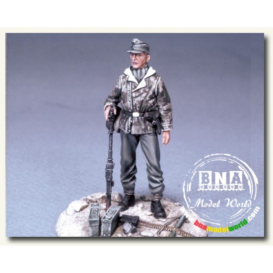 1/35 WWII German MG34 Gunner with Base