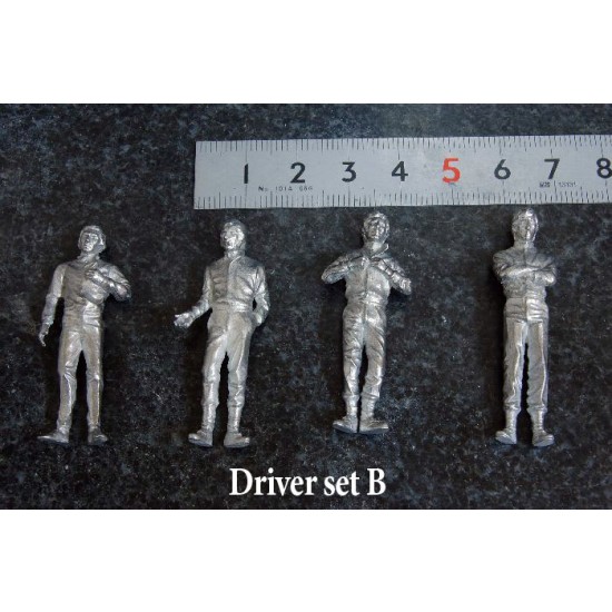 1/43 Drivers Set B (4 Figures)