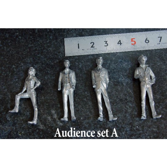 1/43 Audience Set A (4 Figures)