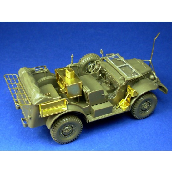 1/35 SCR-528 US Radio set on CH74 Cabinet + Accessories for WC-58 Command Radio Car