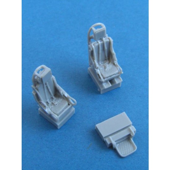 1/72 McDonnell F-89D/J Scorpion Pilot and Operator's Seats for Revell kit