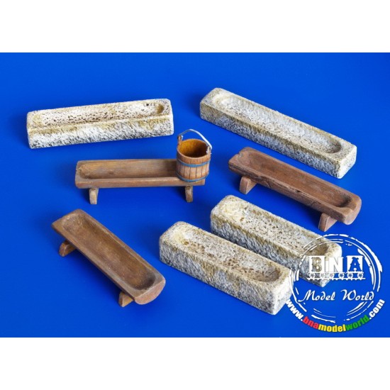 1/35 Wooden and Stone Feed-troughs 