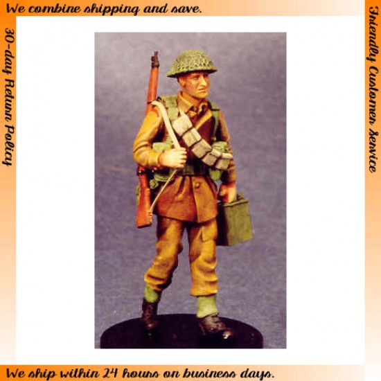 1/35 British/UK Infantryman Walking with Rifle and Can (1 figure)