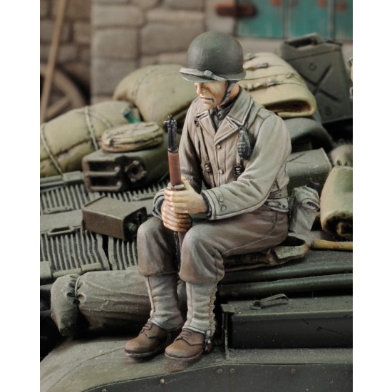 1/35 Resin WWII US Infantry at Rest with Rifle No.2 (1 figure)