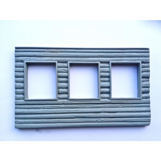 1/35 Russian Wooden House Section with Three Windows Type No.1