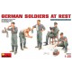 1/35 German Soldiers at Rest (5 figures)