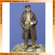 1/35 British Artillery Officer in Greatcoat (25 Pounder Crew)(1 figure)