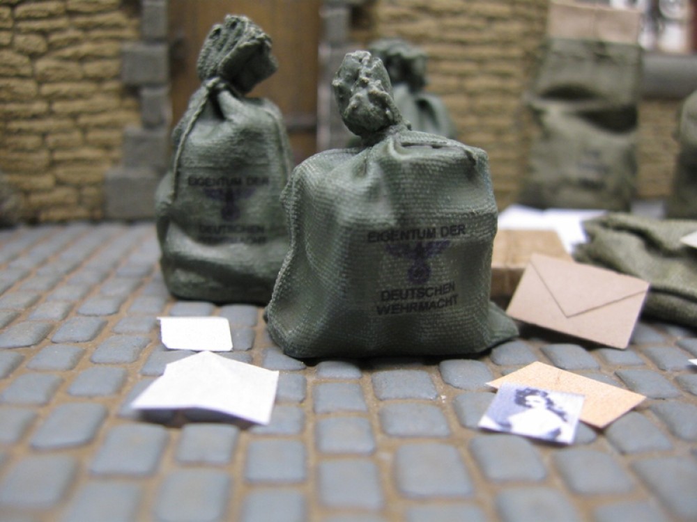 1/35 WWII Postal Bags (12 resin parts, decals & printed accessories)