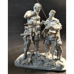 1/16 French Foreign Legion FFL Officer with Radio Assistant (2 figures)