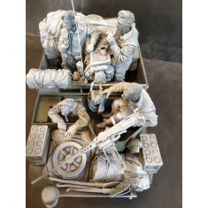 1/16 Bren Carrier Crews (4 figures) and Stowage set for Gecko kit