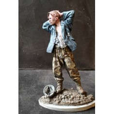 1/16 WWII Captured German Paratrooper - ETO