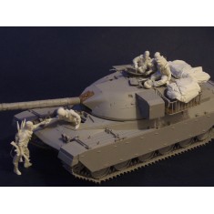 1/35 Iranian Chieftain Crew and Stowage Set (5 Resin Figures)