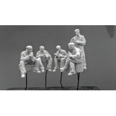 1/35 "Mahlzeit" Panzer Crews Eating (5 figures)