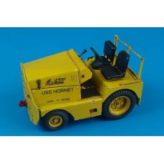 1/32 United Tractor GC-340/SM340 Tow Tractor US Navy/Army
