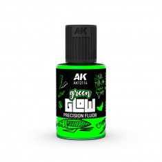 Green Glow Precision Fluor Enamel Effect (30ml, Matt)