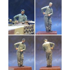 1/35 WWII German Tanker in Summer (1 figure)