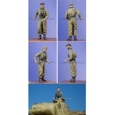 1/35 Waffen SS Panzer Officer (1 figure)