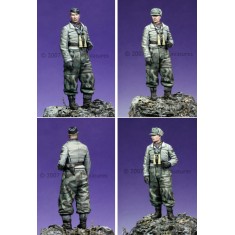 1/35 Winter Panzer Officer (1 figure)