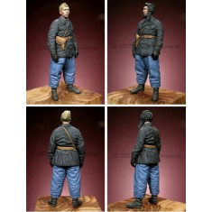 1/35 WWII Russian Tank Crew (1 figure)