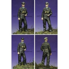 1/35 WSS Panzer NCO #2 (1 figure)