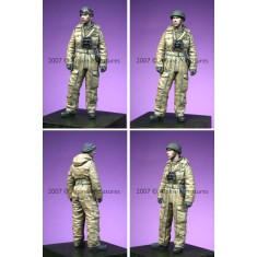 1/35 WWII British Tank Crew #1 (1 figure)
