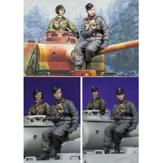 1/35 German Panzer Crew Set (2 figures)