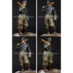 1/35 WSS Panther Crew #1 (1 figure)