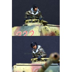 1/35 German Panther Commander #1 (1 figure)