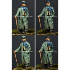 1/35 Panzer Officer 1.Panzer Division #1 (1 figure)
