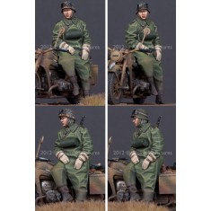 1/35 German Motorcycle Driver (1 figure) for newer Zundapp KS750 & BMW R75 kits