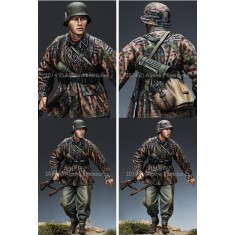 1/35 WWII German WSS Infantry #1 (1 Figure w/2 Different Heads)
