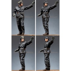 1/35 WSS Panzer Commander #1 (1 Figure w/2 Different Heads)