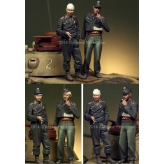 1/35 German Panzer Crew Set (2 figures, each w/2 different heads)