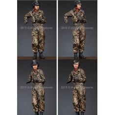 1/35 WSS Panzer Commander #2 (1 figure w/2 different heads)