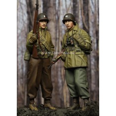 1/35 WWII US Infantry Set (2 figures, each w/2 different heads)