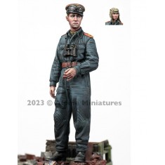 1/35 WWII Soviet Tank Officer #2