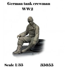 1/35 WWII German Tank Crewman