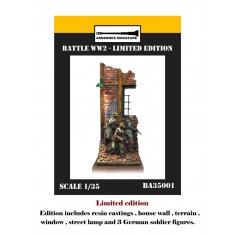 1/35 WWII Battle - German Soldiers (3 figures w/diorama base) [Limited Edition]