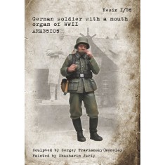 1/35 WWII German Soldier with a Mouth Organ