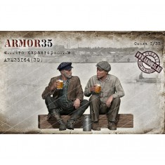 1/35 Civilian Seated Men ''Heart-to-heart Talk'' (2 figures)