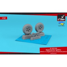 1/32 Supermarine Spitfire Wheels w/Weighted Tyres of Diamond Pattern & 5-Spoke Hubs