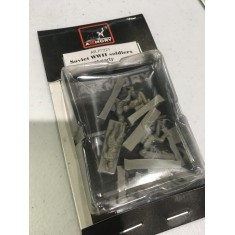 1/72 Soviet Soldiers at Party (5 figures)