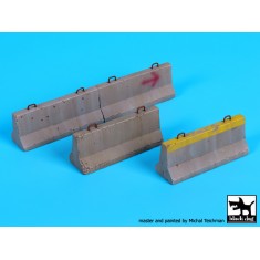 1/35 Roadblocks