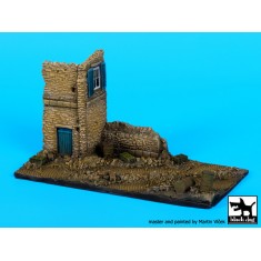 1/72 Italy Style Ruined House Base (Base Size: 150mm x 70mm)