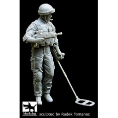 1/35 British Minesweeper in Afghanistan (1 figure)