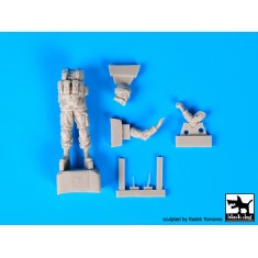 1/35 Soldier in Crimea 2014 "Little green man" No.3 Gaz Tiger gunner (1 Figure)