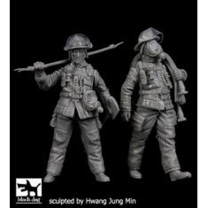 1/35 Firemen Set No.2 (2 figures)