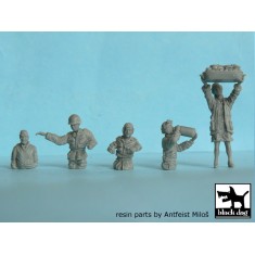 1/72 US Tank Crew and Civilian